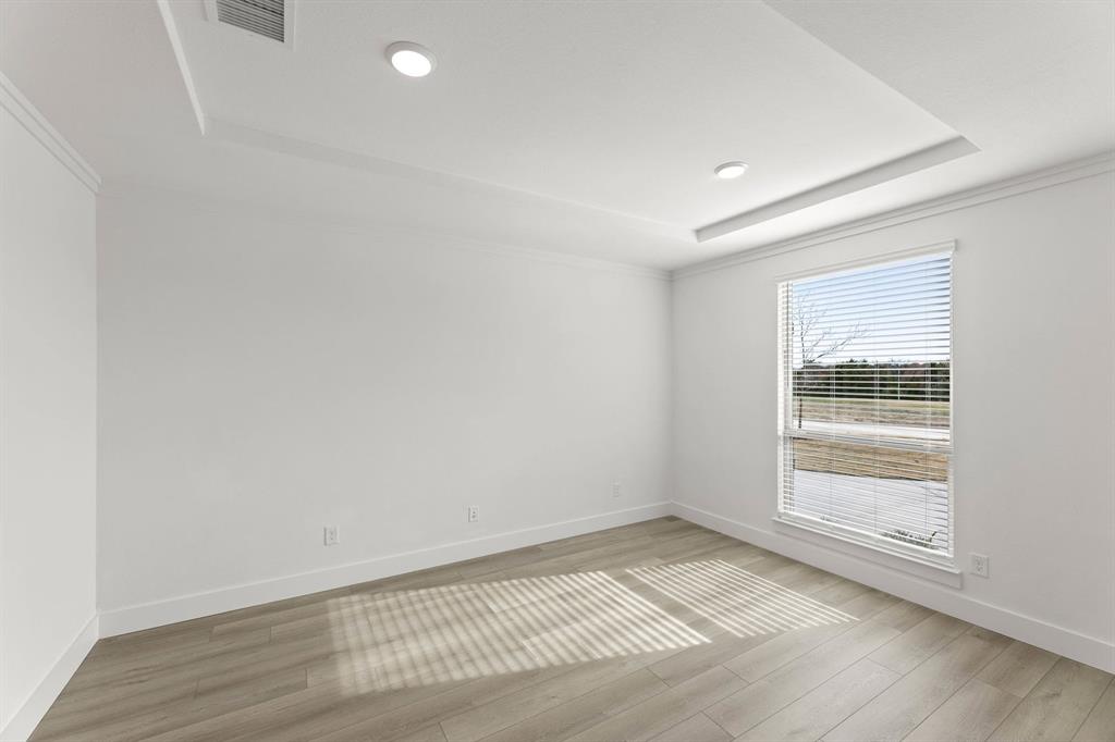 1107 Willow Lake Drive Property Photo 5