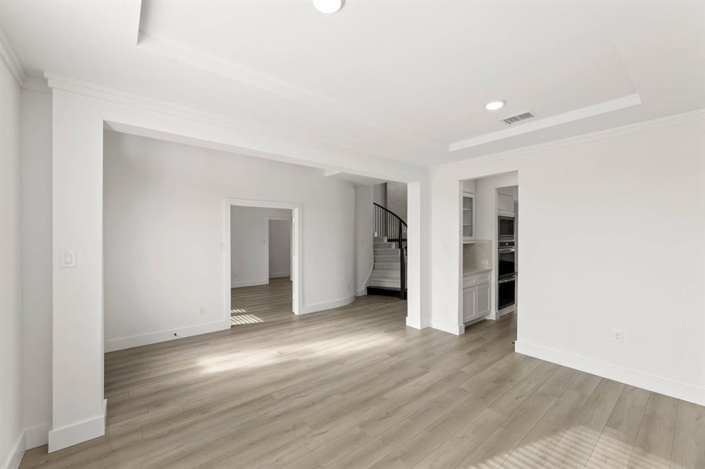 1107 Willow Lake Drive Property Photo 6