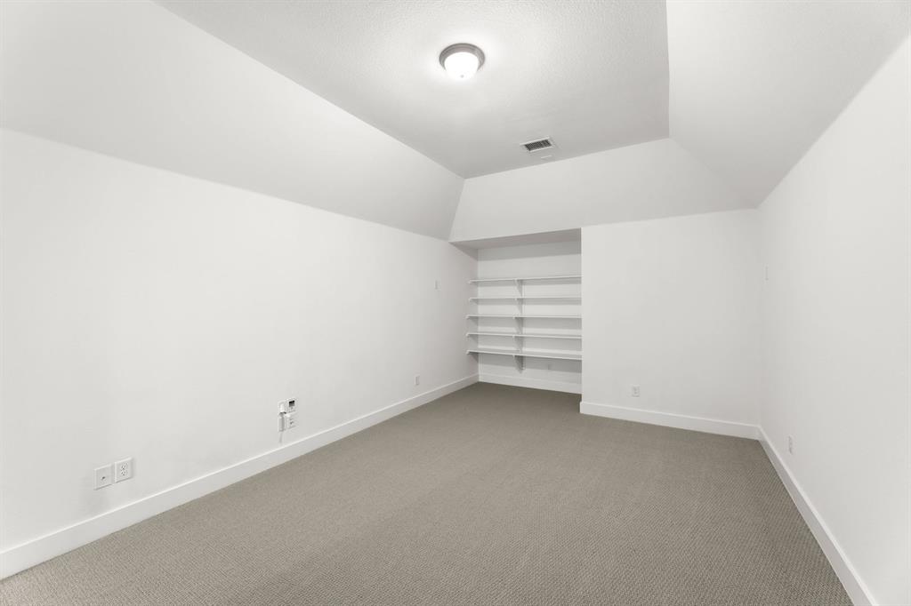 1107 Willow Lake Drive Property Photo 24