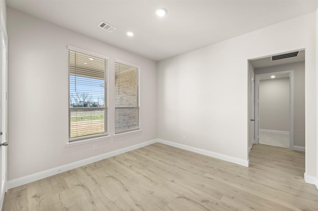 532 Birthright Lane Property Photo 17