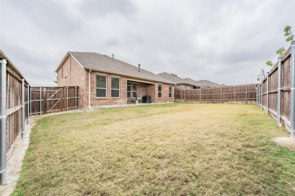 9041 Bronze Meadow Drive Property Photo 7