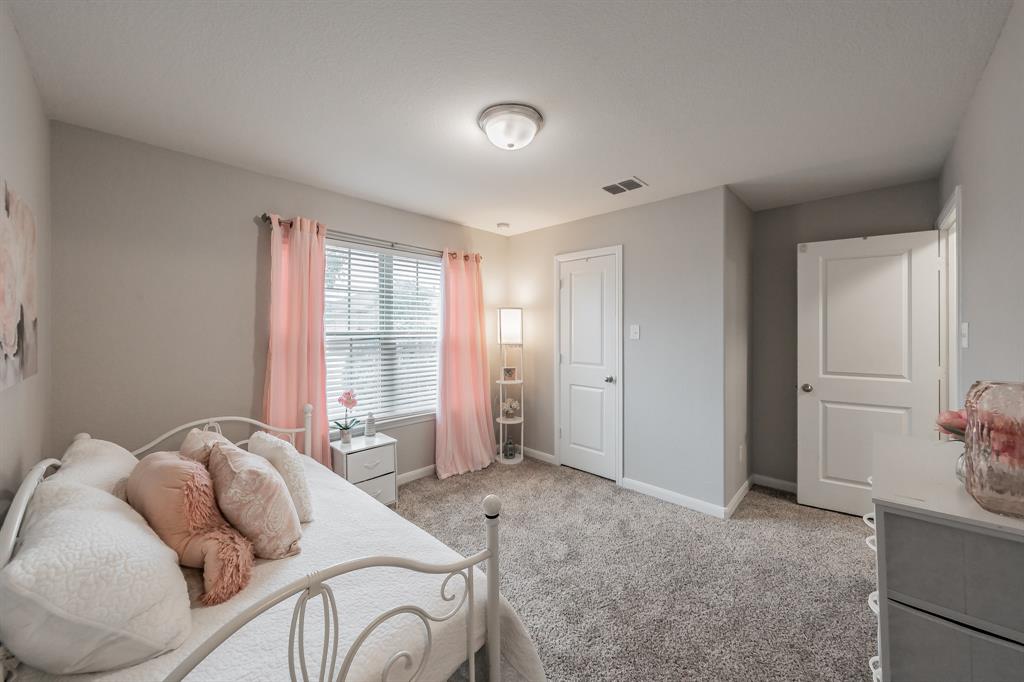 9041 Bronze Meadow Drive Property Photo 9