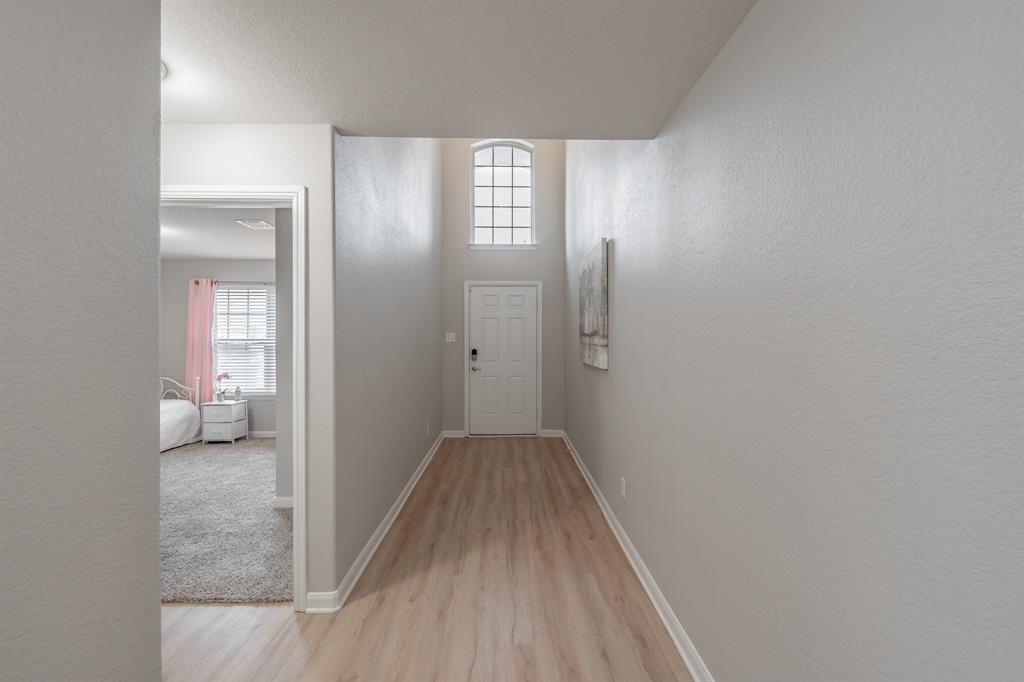 9041 Bronze Meadow Drive Property Photo 11