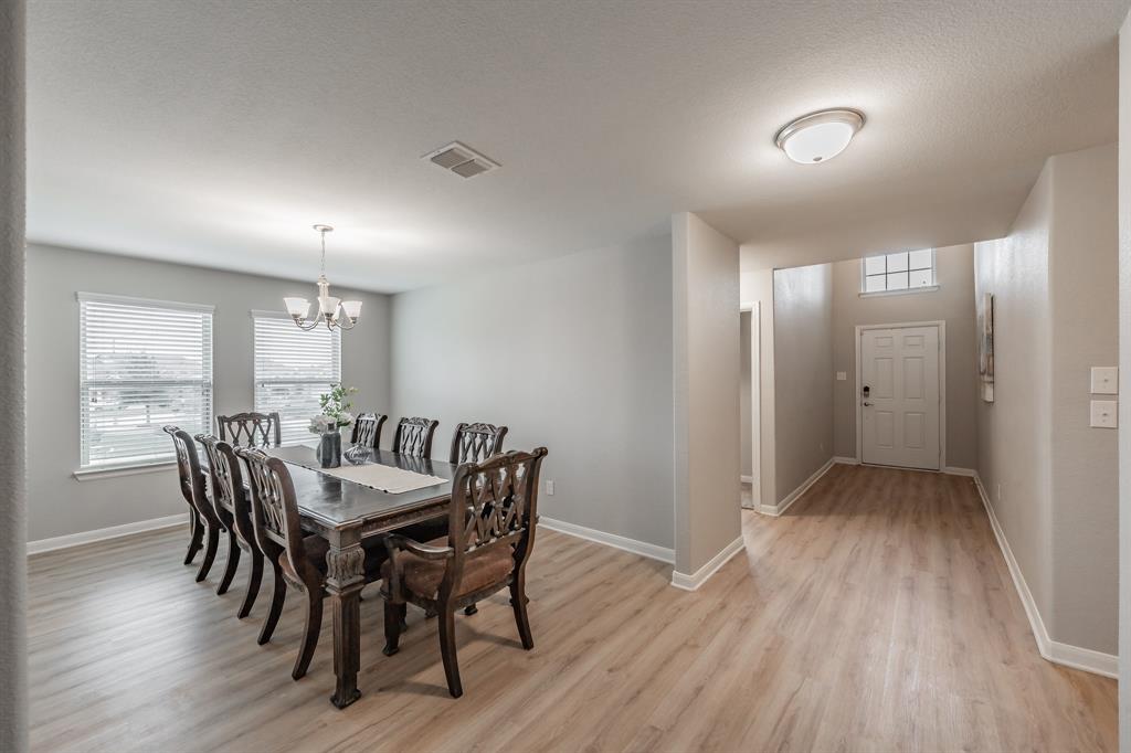 9041 Bronze Meadow Drive Property Photo 13
