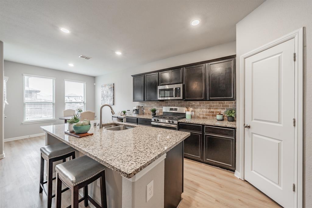 9041 Bronze Meadow Drive Property Photo 20