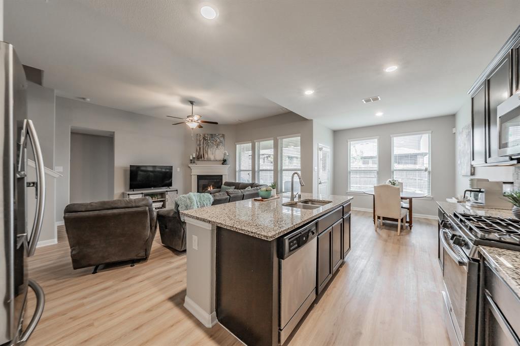 9041 Bronze Meadow Drive Property Photo 23