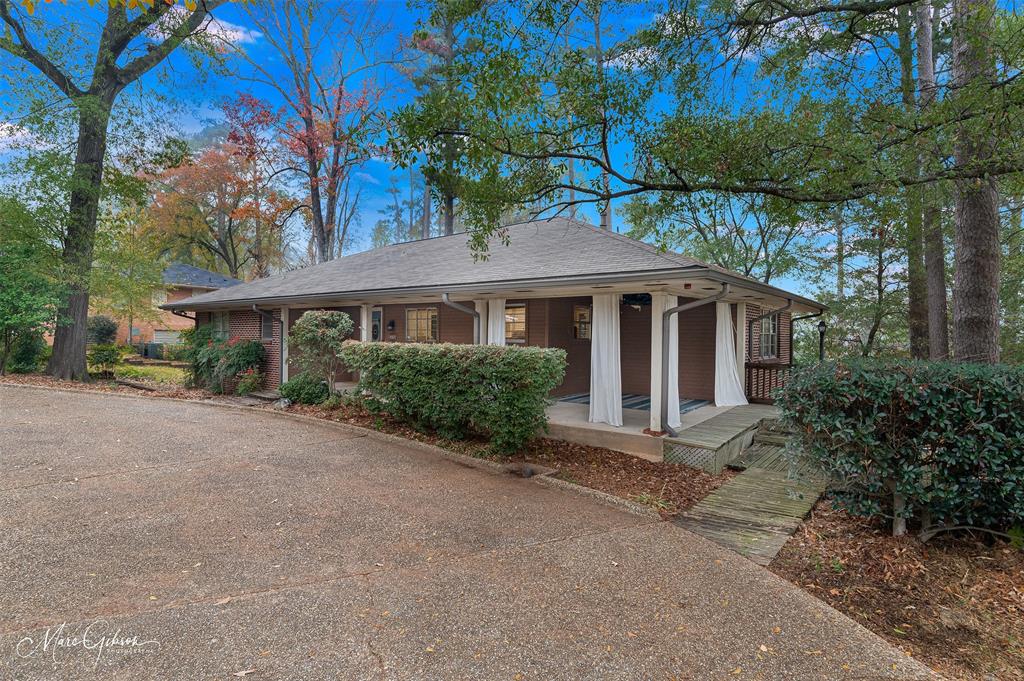 400 Southfield Road Property Photo 3