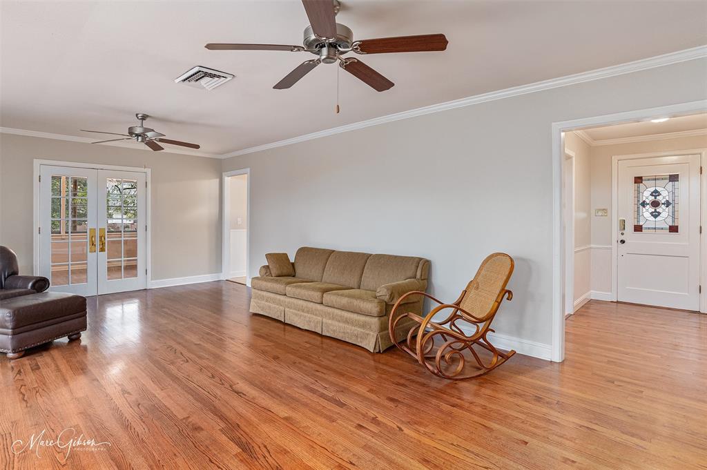 400 Southfield Road Property Photo 6