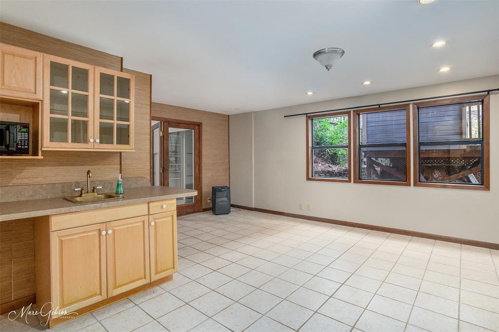 400 Southfield Road Property Photo 22