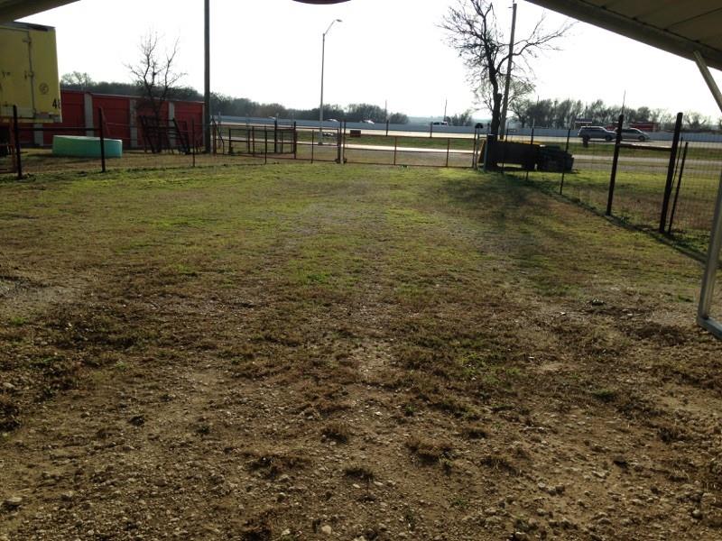 1056-1058 Ih 35 Property Photo 12