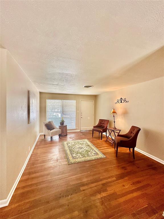 817 Laguna Drive Property Photo 5