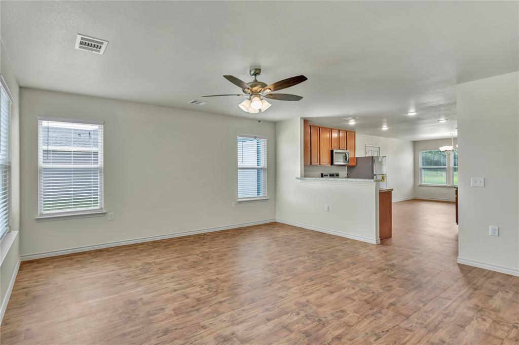 604 Crockett Drive Property Photo 6