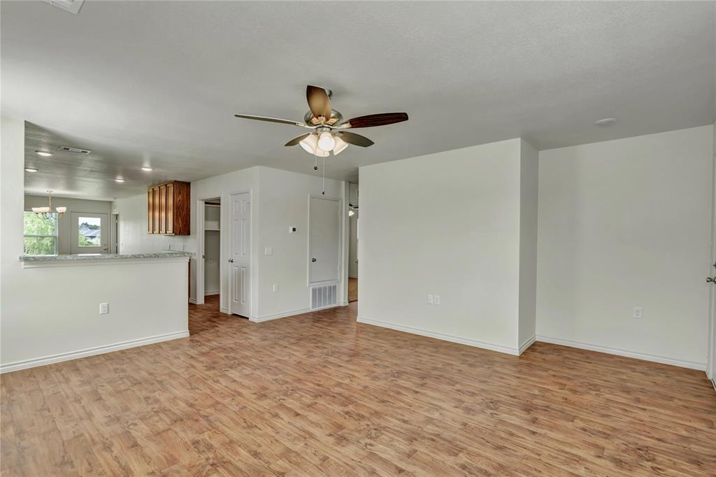 604 Crockett Drive Property Photo 7