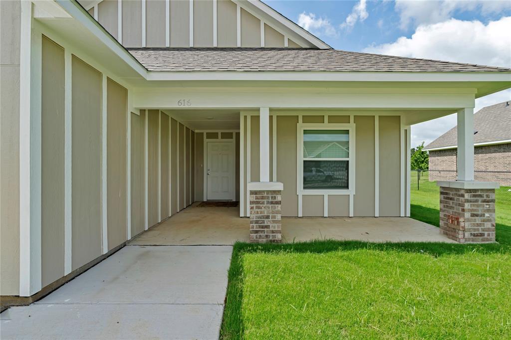 616 Crockett Drive Property Photo 6