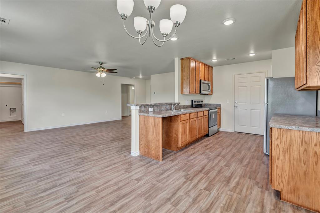 616 Crockett Drive Property Photo 11
