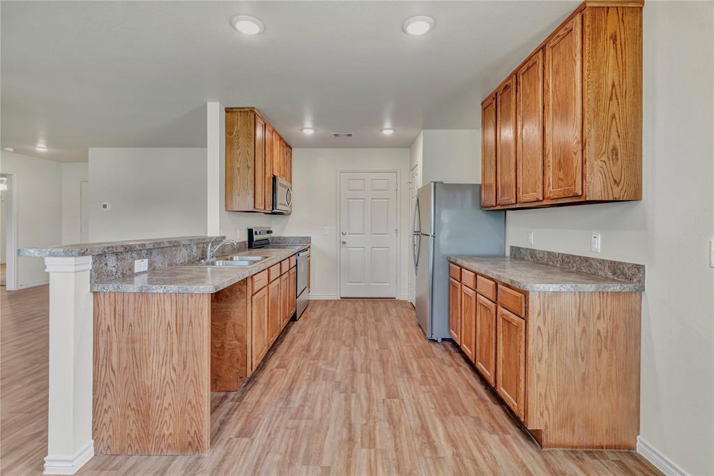 616 Crockett Drive Property Photo 12