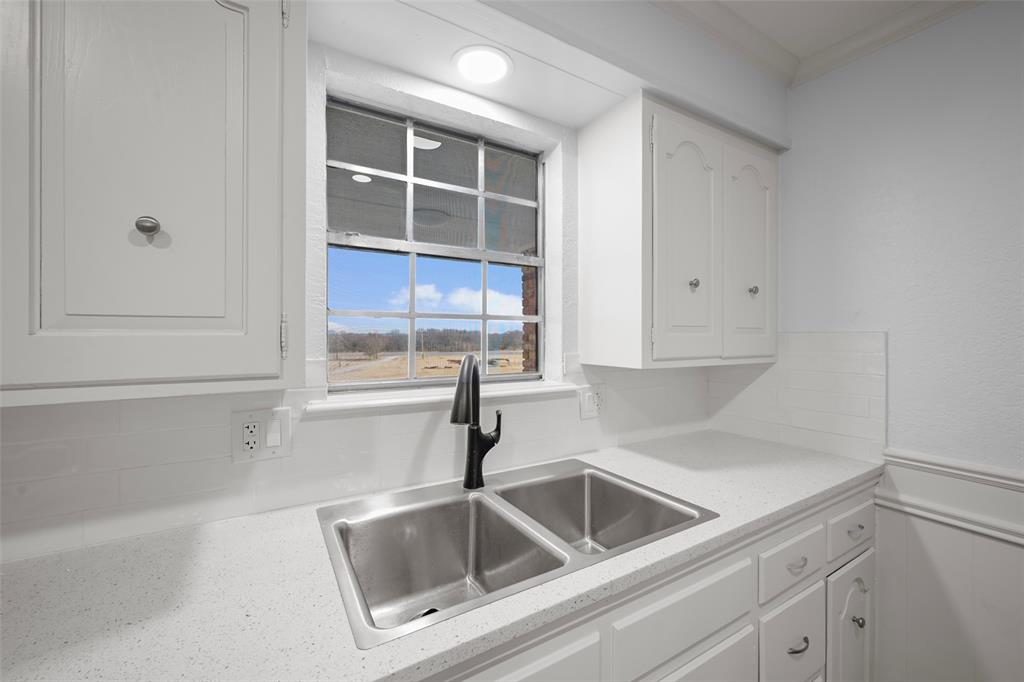 5792 N State Highway 289 Property Photo 25