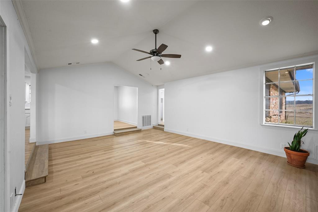 5792 N State Highway 289 Property Photo 35
