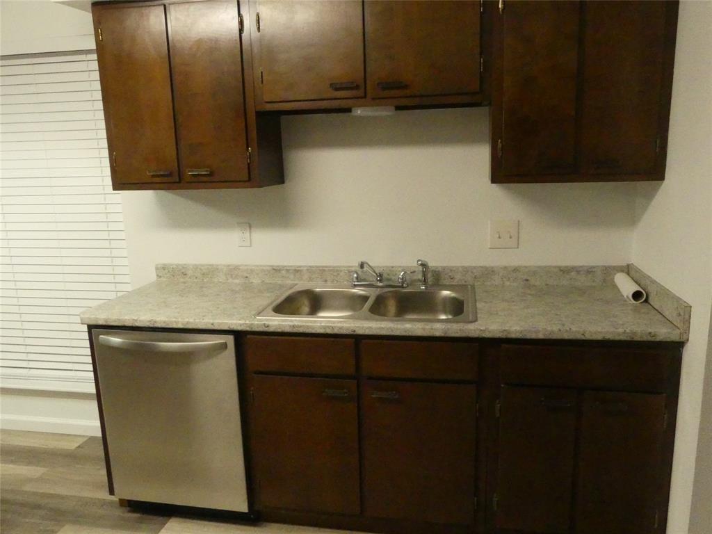 1216 Runaway Bay Drive Property Photo 7