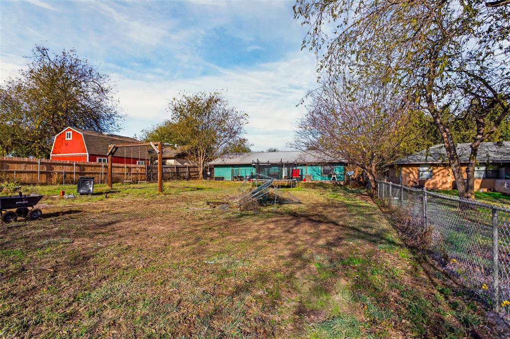 1429 W Torrey Street Property Photo 4