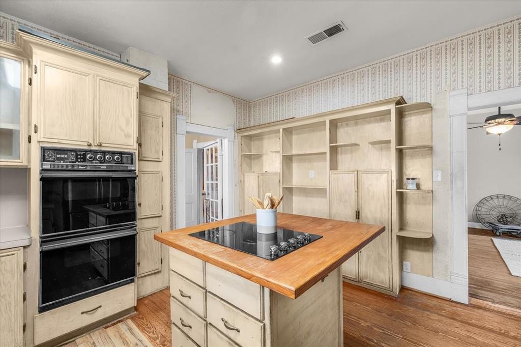 112 S Evans Street Property Photo 19
