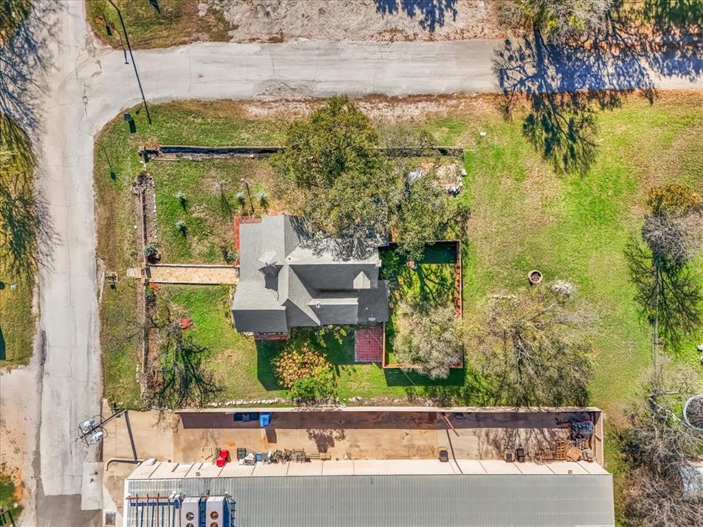 112 S Evans Street Property Photo 33