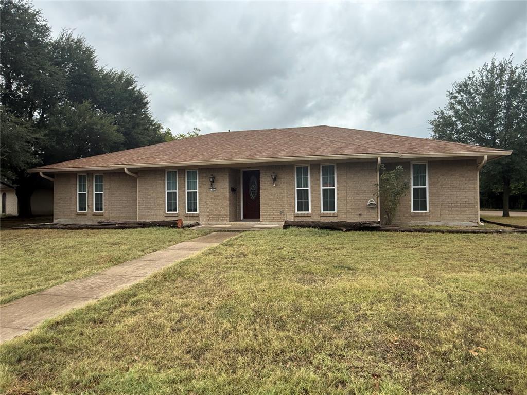 1812 Trinity Drive Property Photo 2