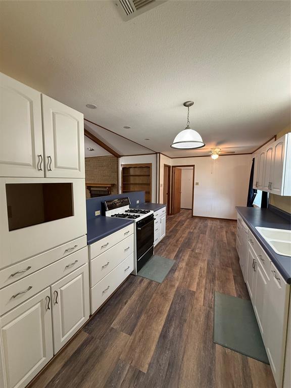 1812 Trinity Drive Property Photo 3