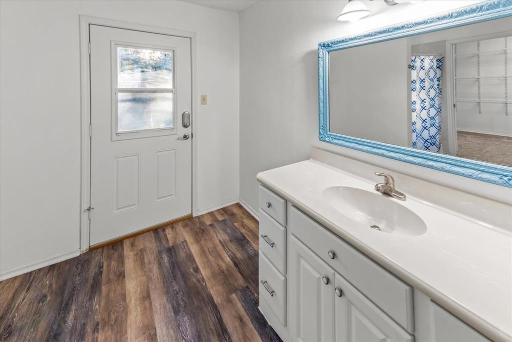 1812 Trinity Drive Property Photo 6