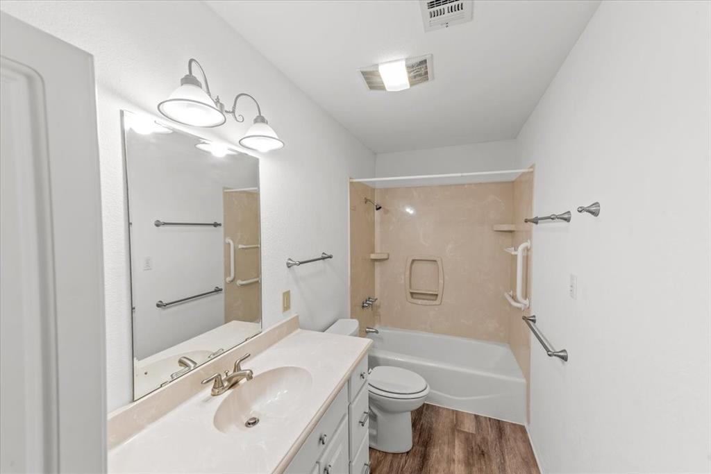 1812 Trinity Drive Property Photo 11