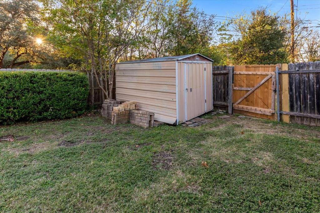1812 Trinity Drive Property Photo 20