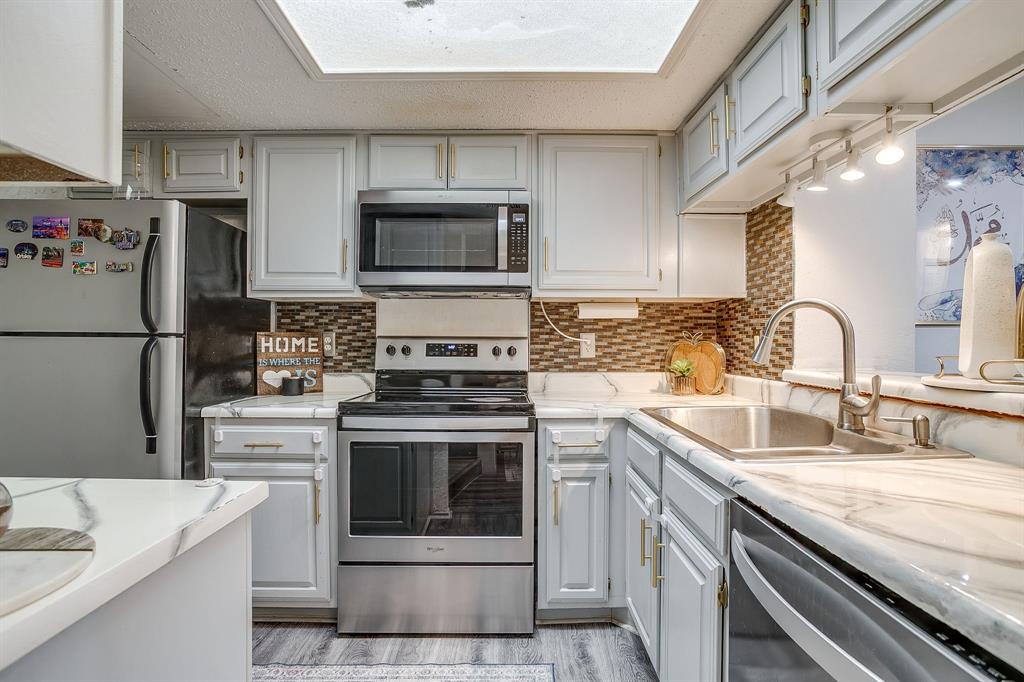 2117 Park Willow Lane D Property Photo 11