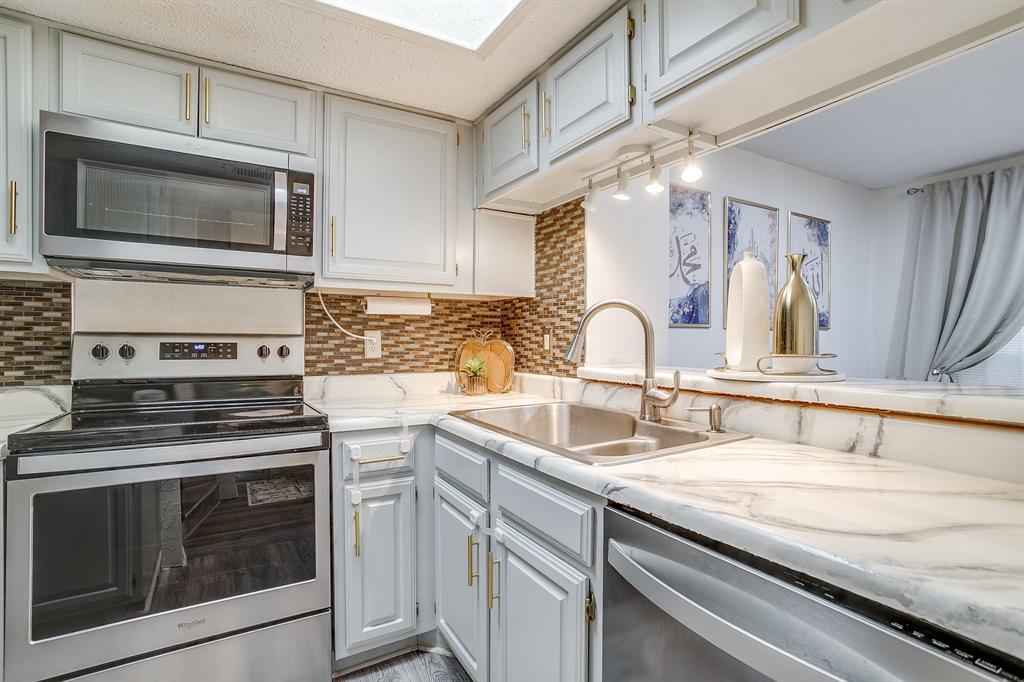 2117 Park Willow Lane D Property Photo 12