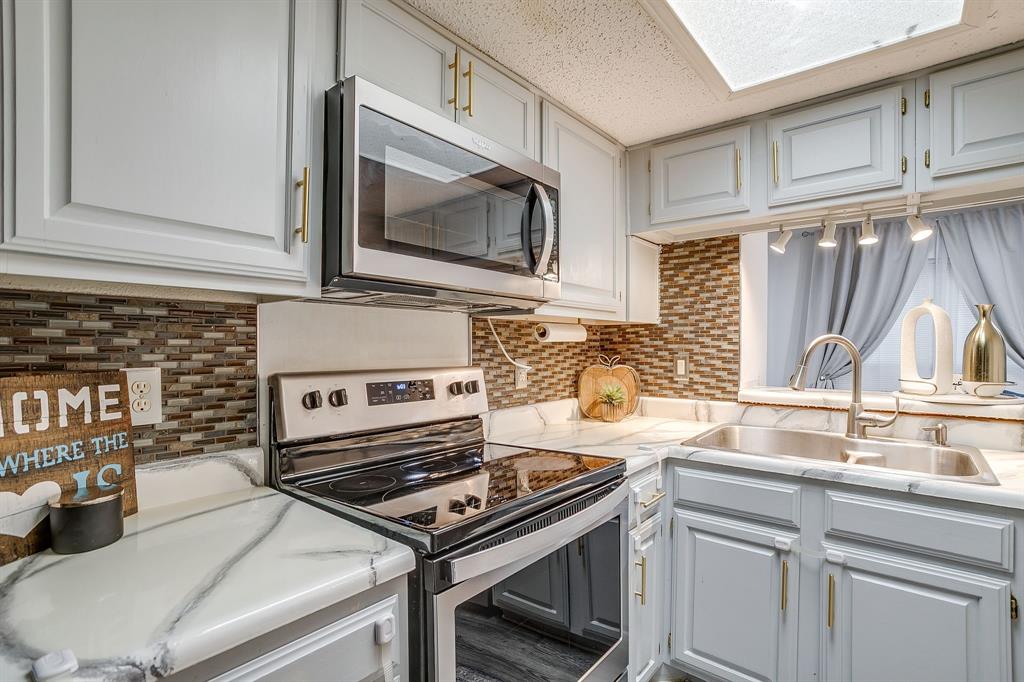 2117 Park Willow Lane D Property Photo 14