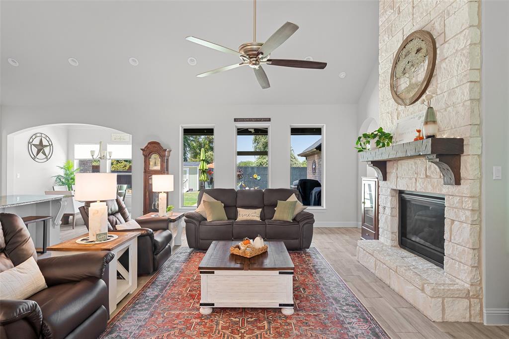 1019 Anna Circle Property Photo 4