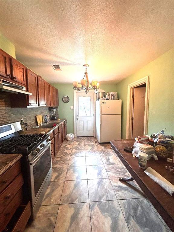 2577 22nd Street Property Photo 3