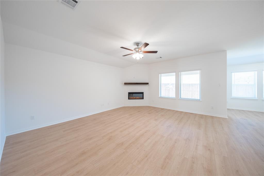 220 Starlight Drive Property Photo 6