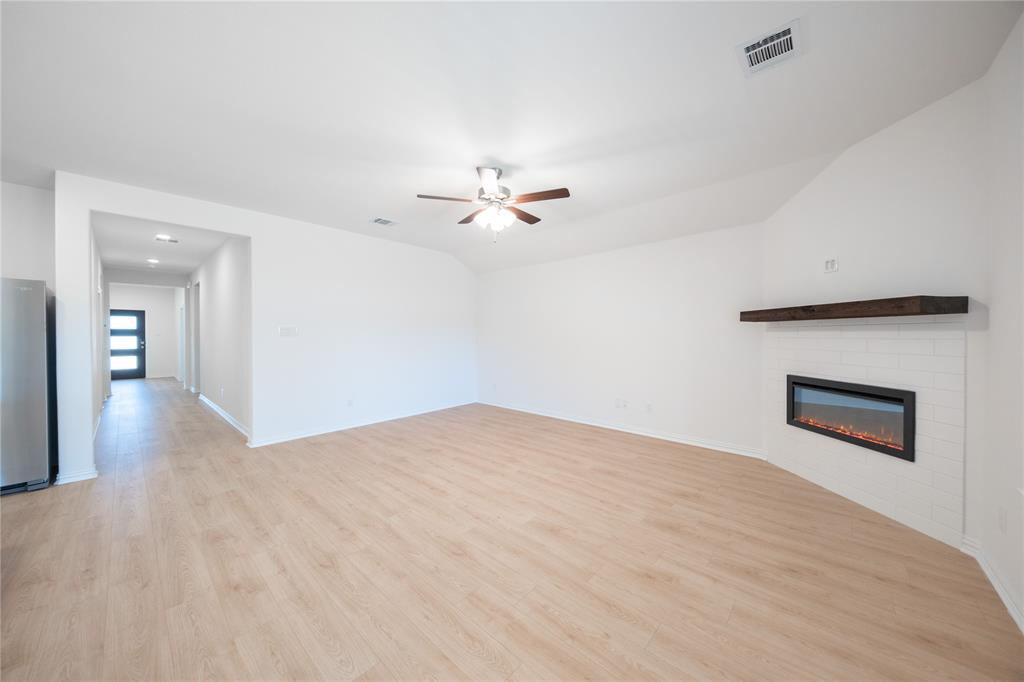 220 Starlight Drive Property Photo 7