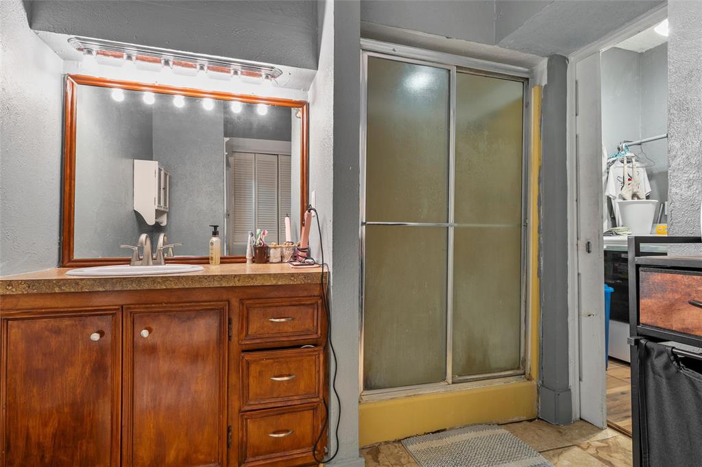 306 S Cleveland Property Photo 12
