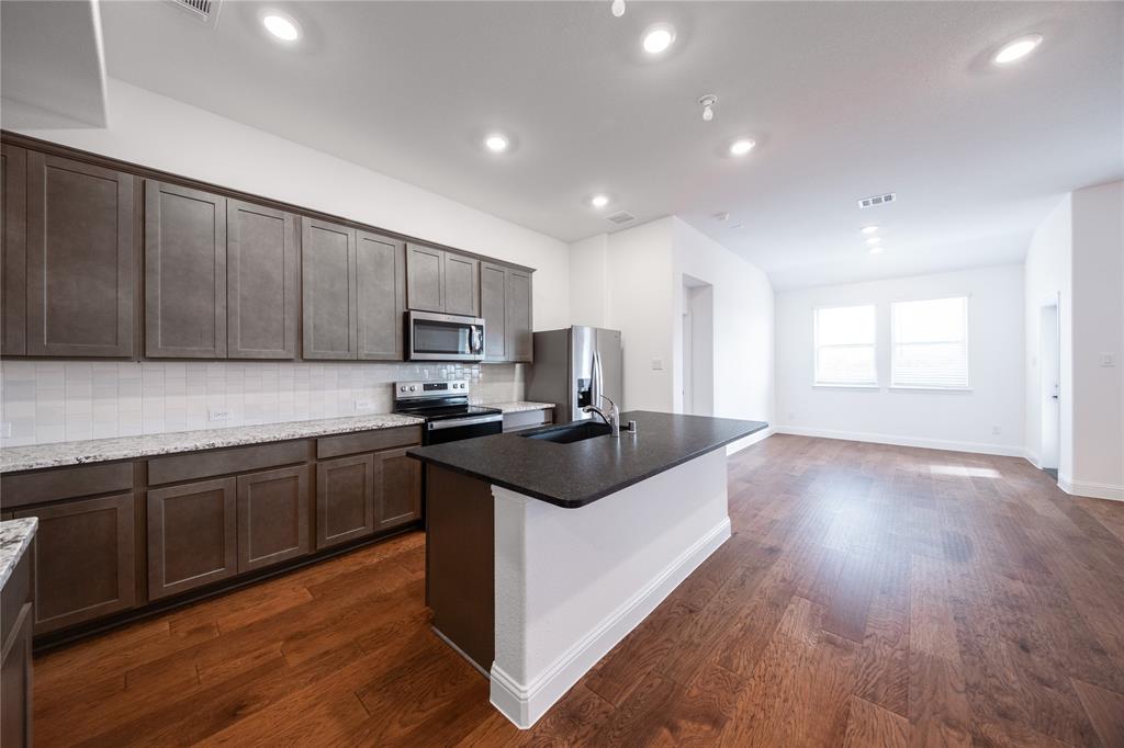 3401 Longfellow Avenue Property Photo 4