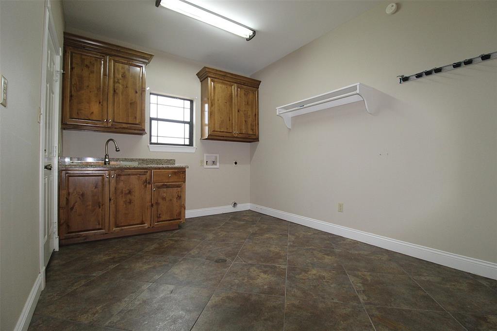 2517 Cr 2110 Property Photo 30