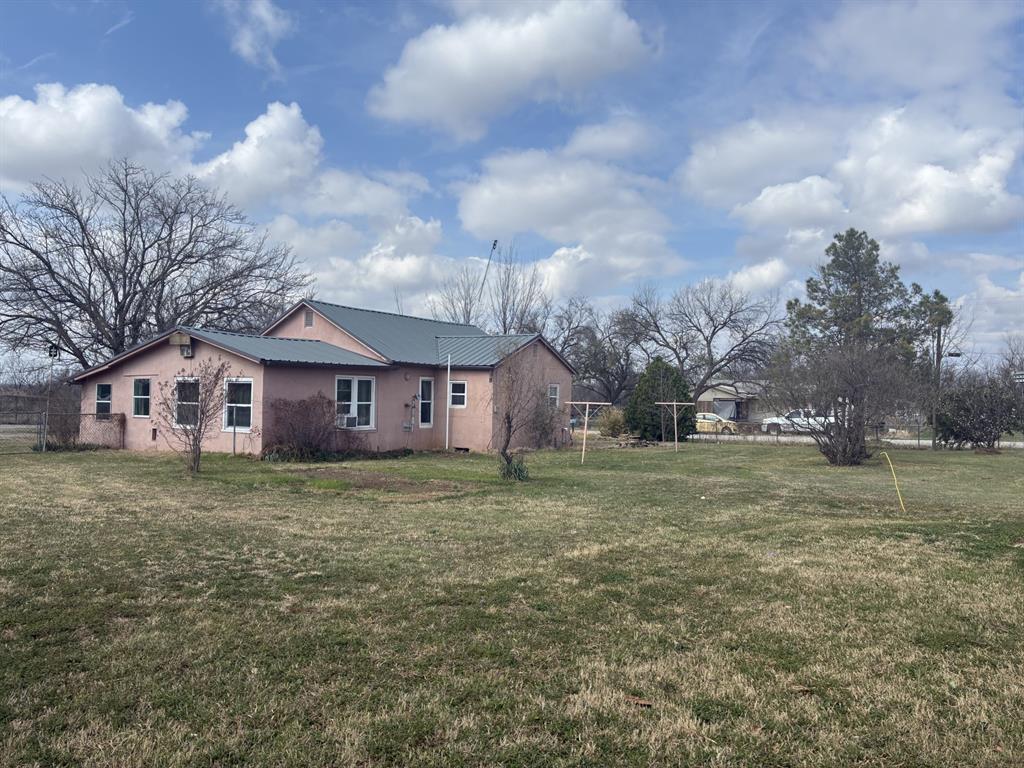 111 Lamar Street Property Photo 3