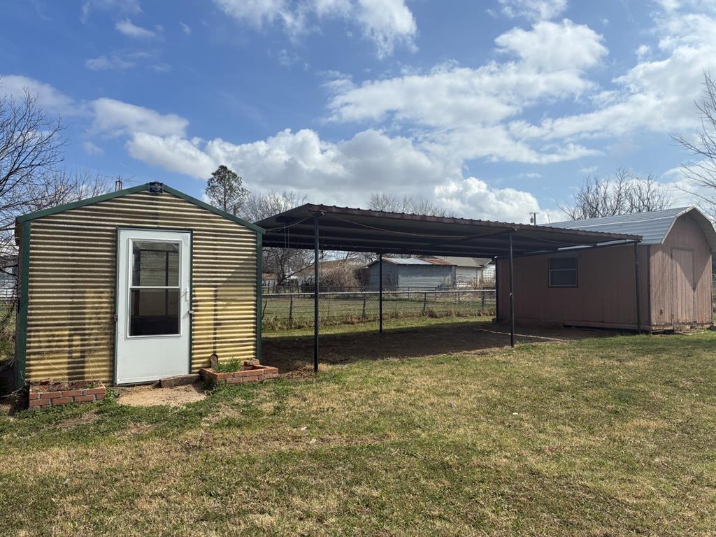 111 Lamar Street Property Photo 17