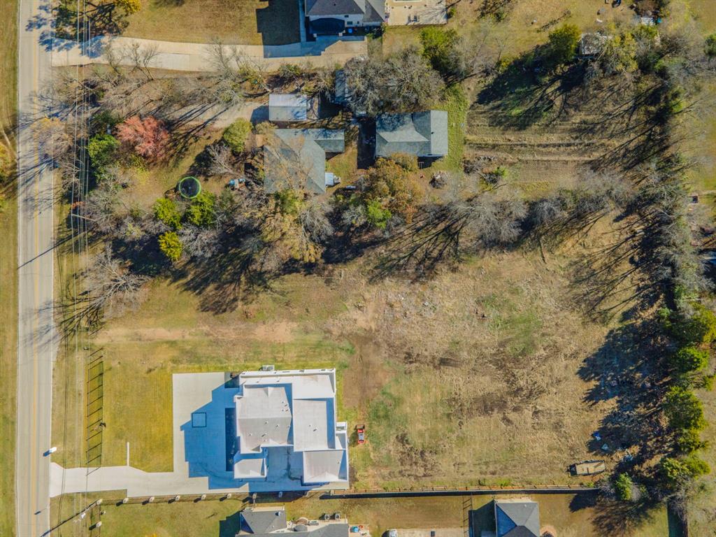 1124 W Pleasant Run Road Property Photo 7
