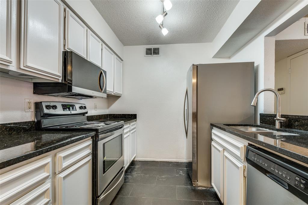 4304 Westminster Drive Property Photo 4
