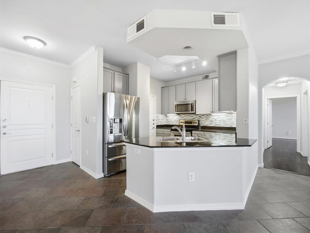 330 Las Colinas Boulevard 614 Property Photo 4