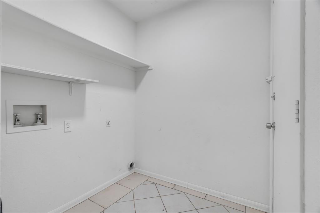 1725 Gainsborough Way Property Photo 21