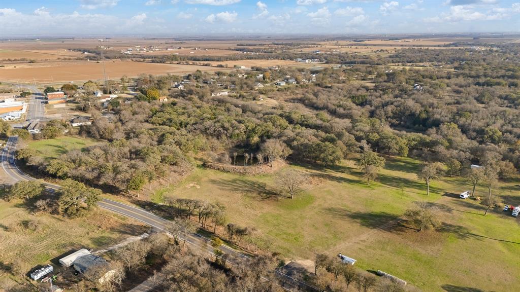 223 W Gaithings Property Photo 3