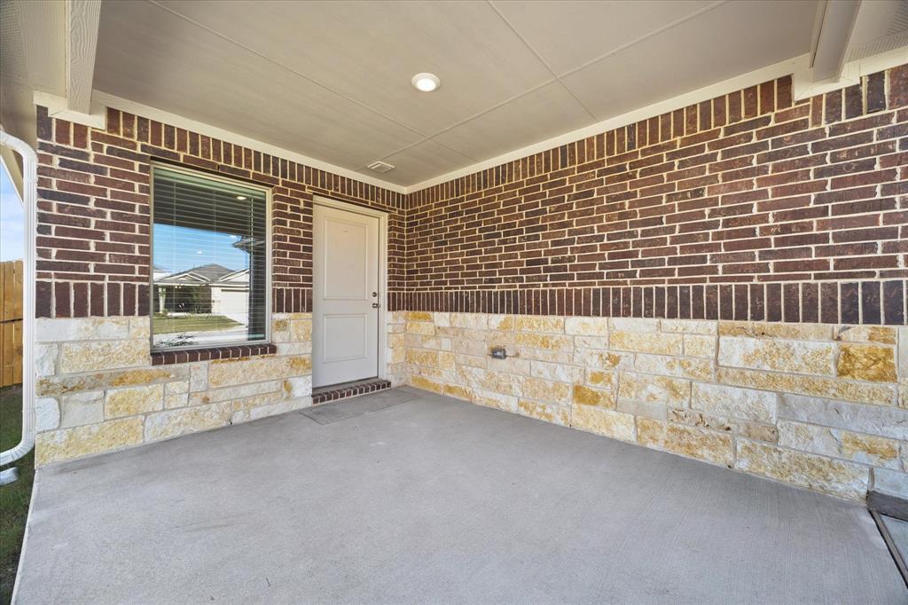 1937 Aves Glen Lane Property Photo 3