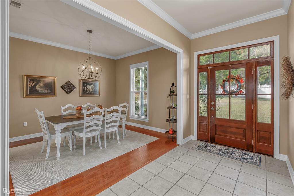90 La Belle Court Property Photo 4